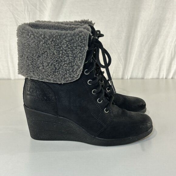UGG Shoes - UGG Zea Women’s Black Leather Fold Over Shearling Wedge Lace-Up Boots Size 5